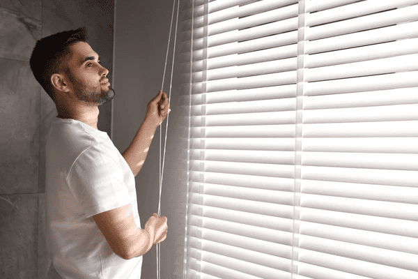 You are currently viewing Do Blinds Really Keep the Heat Out of Dubai Homes in 2025?