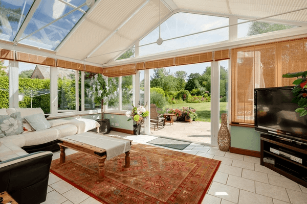 You are currently viewing Which Blinds Are Best For Conservatories in Dubai 2025?