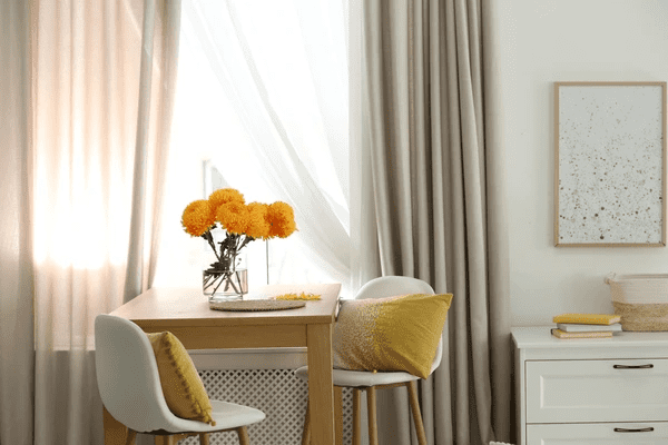 You are currently viewing What Are The Best Affordable Curtains in Dubai 2025?