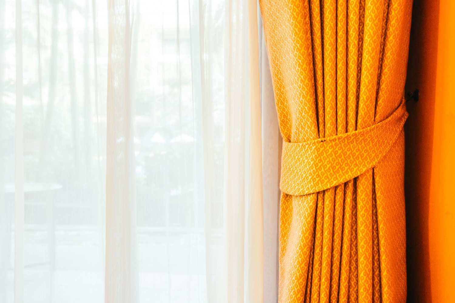You are currently viewing Emirati Blinds Curtain: Your Destination for Curtains in Dubai