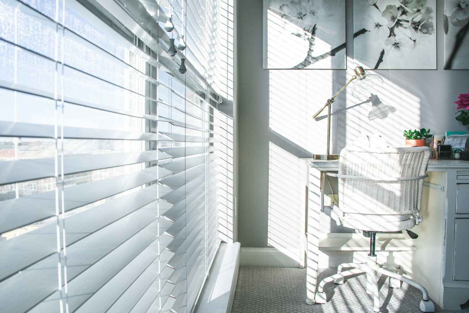 You are currently viewing Roman Blinds in Dubai – Elegant Window Solutions by Emirati Blinds Curtain