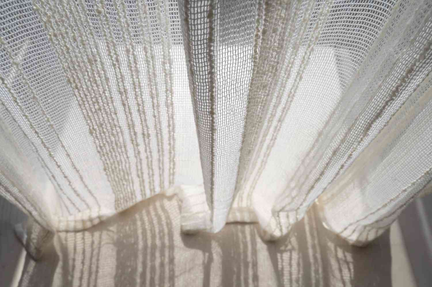 You are currently viewing White Curtains Dubai – Premium Elegance by Emirati Blinds Curtain